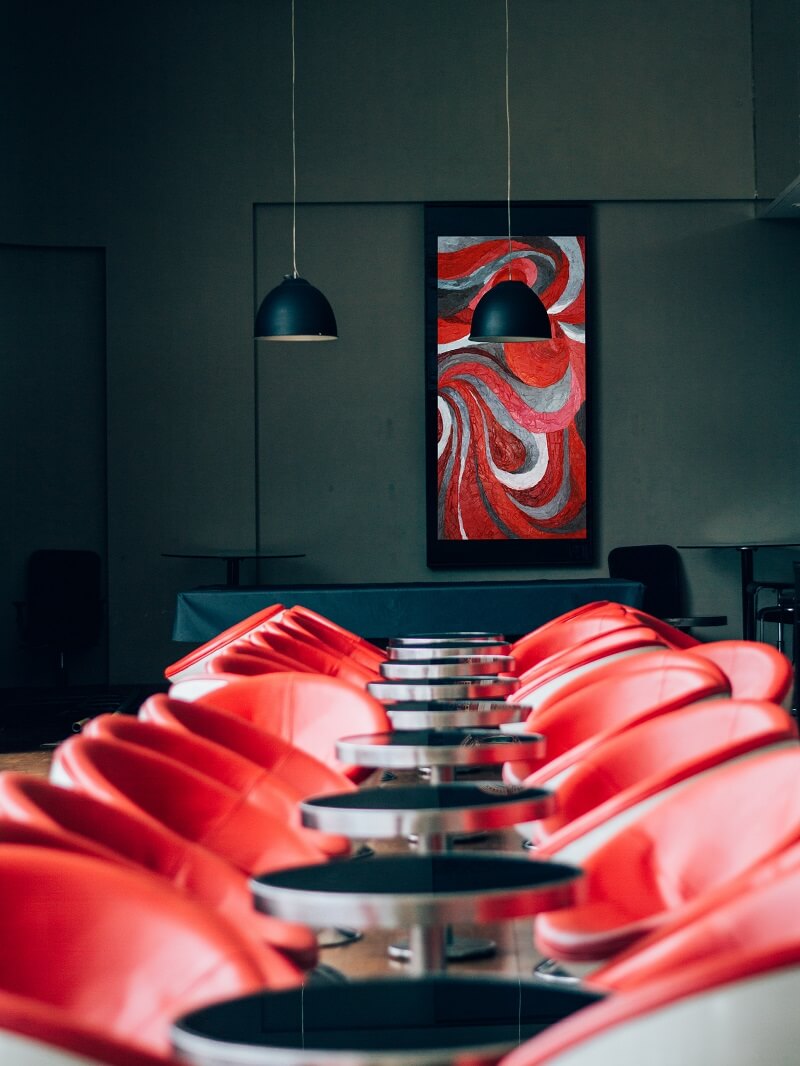 Czerwony obraz do lokalu gastronomicznego, hotelu lub sali konferencyjnej